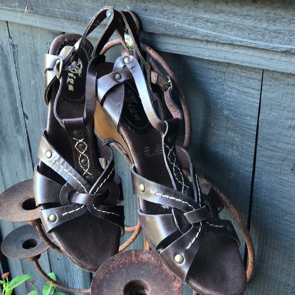 Biza Leather Sandals